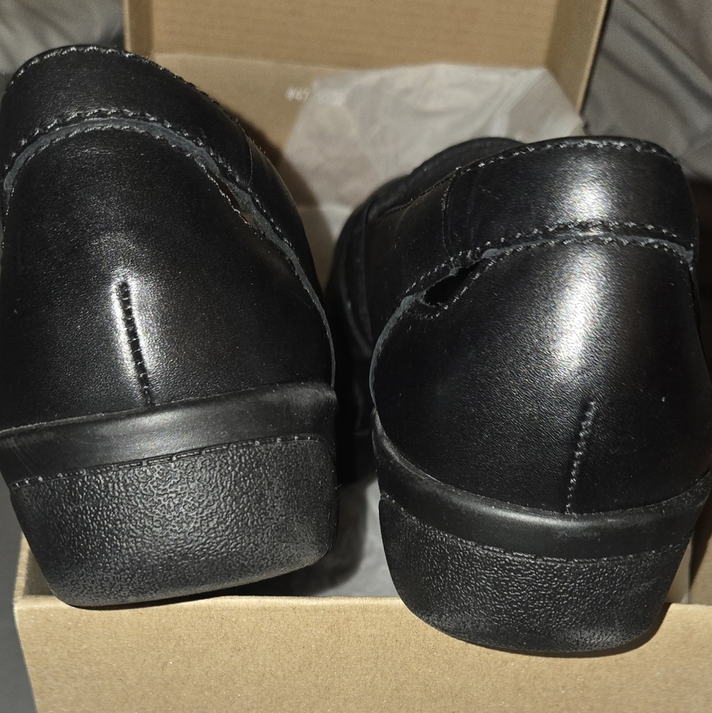 Clarks Black Woven Leather Flats - Picture 6 of 12